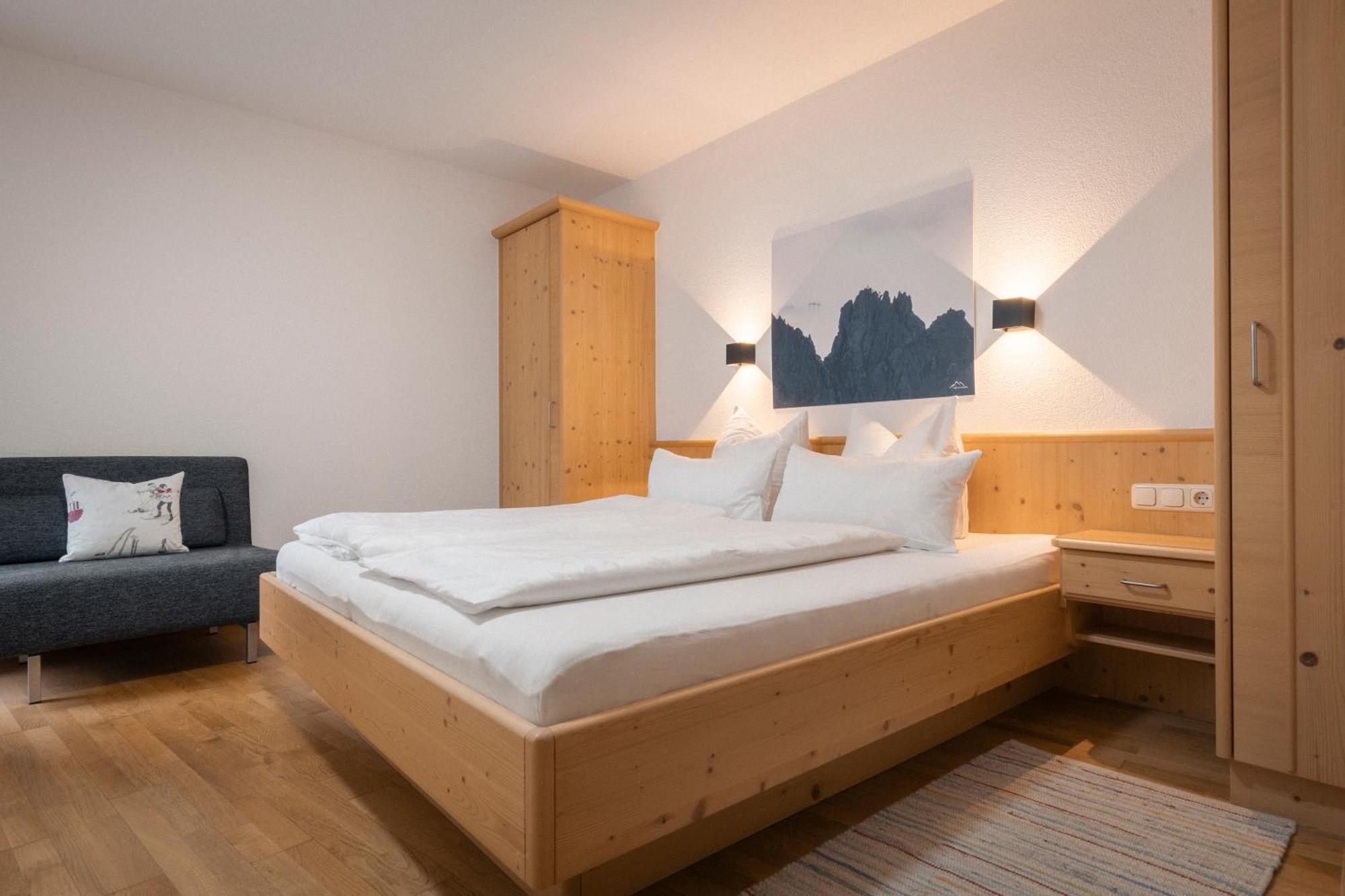Apartments Sarlo Sankt Anton am Arlberg Buitenkant foto