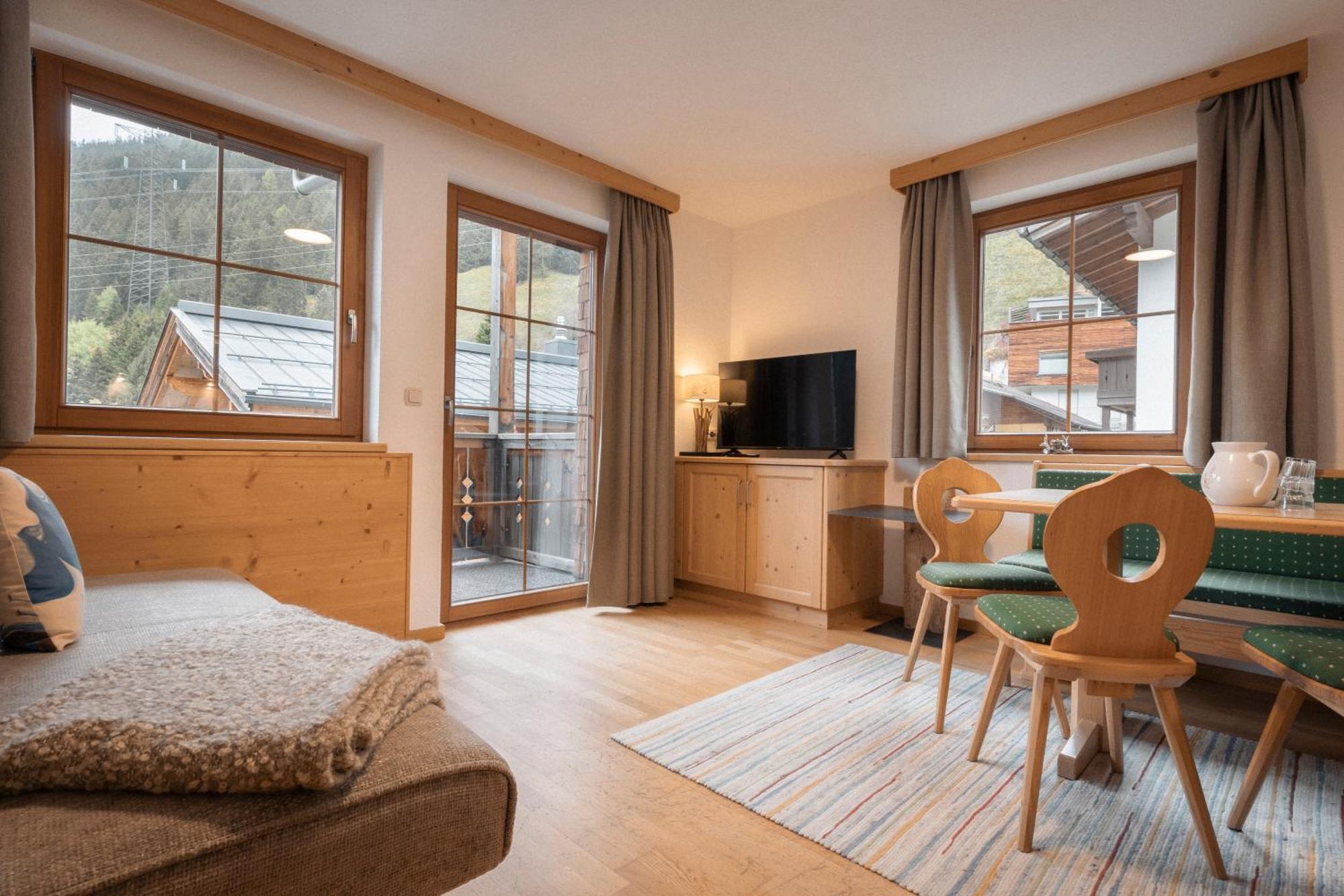 Apartments Sarlo Sankt Anton am Arlberg Buitenkant foto